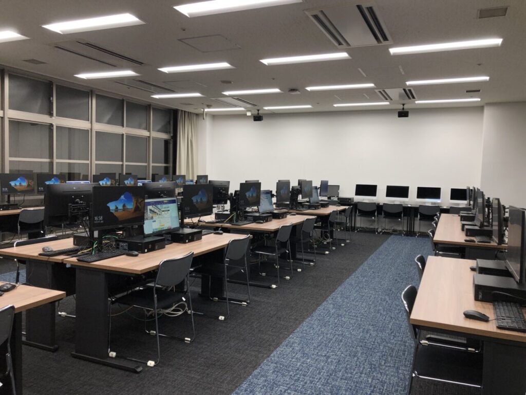 コンピュータ教室　リニューアル完工！