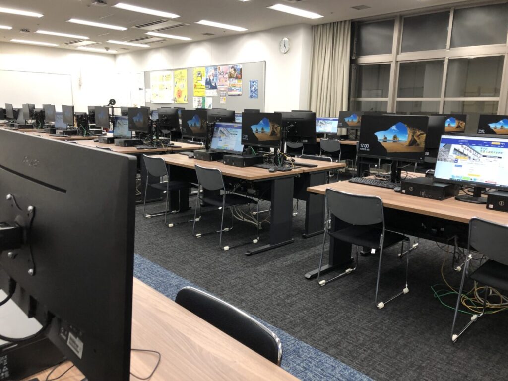 コンピュータ教室　リニューアル完工！