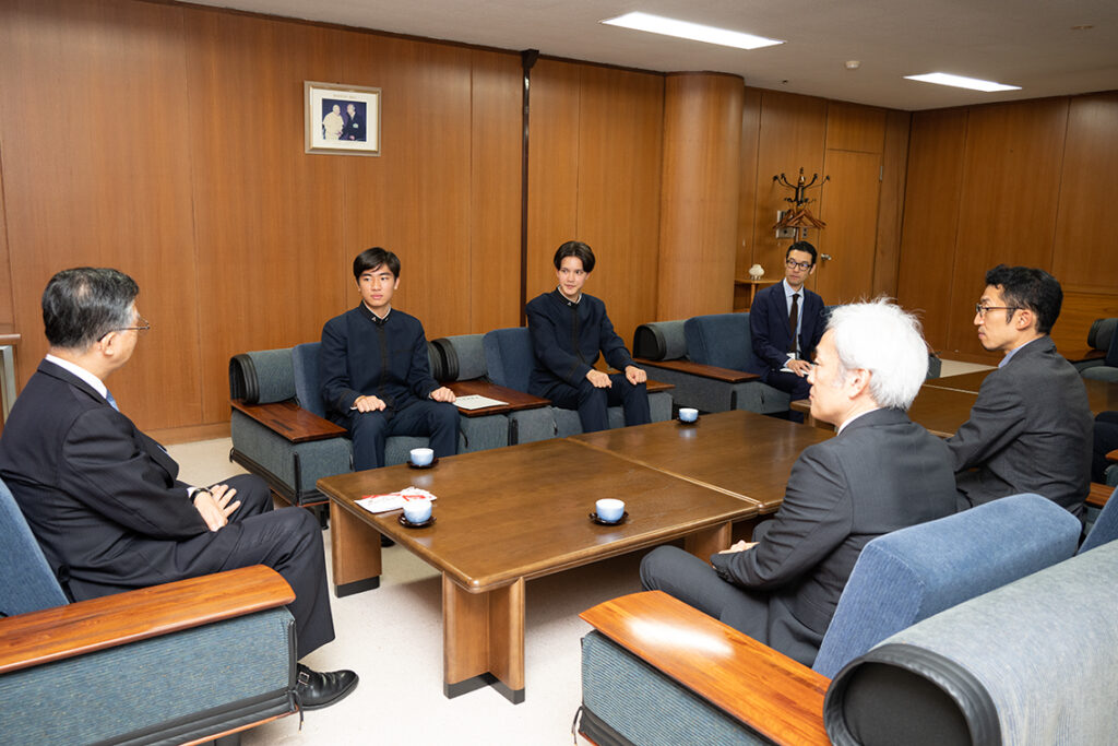 渦潮祭の収益金の一部を立正佼成会に寄付