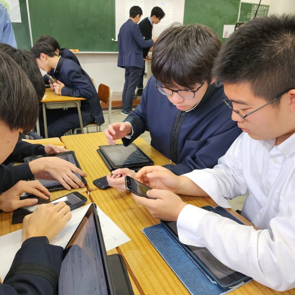 【グローバルコース】メディアリテラシーを学ぶ「Ray’s blog」に取り組みました