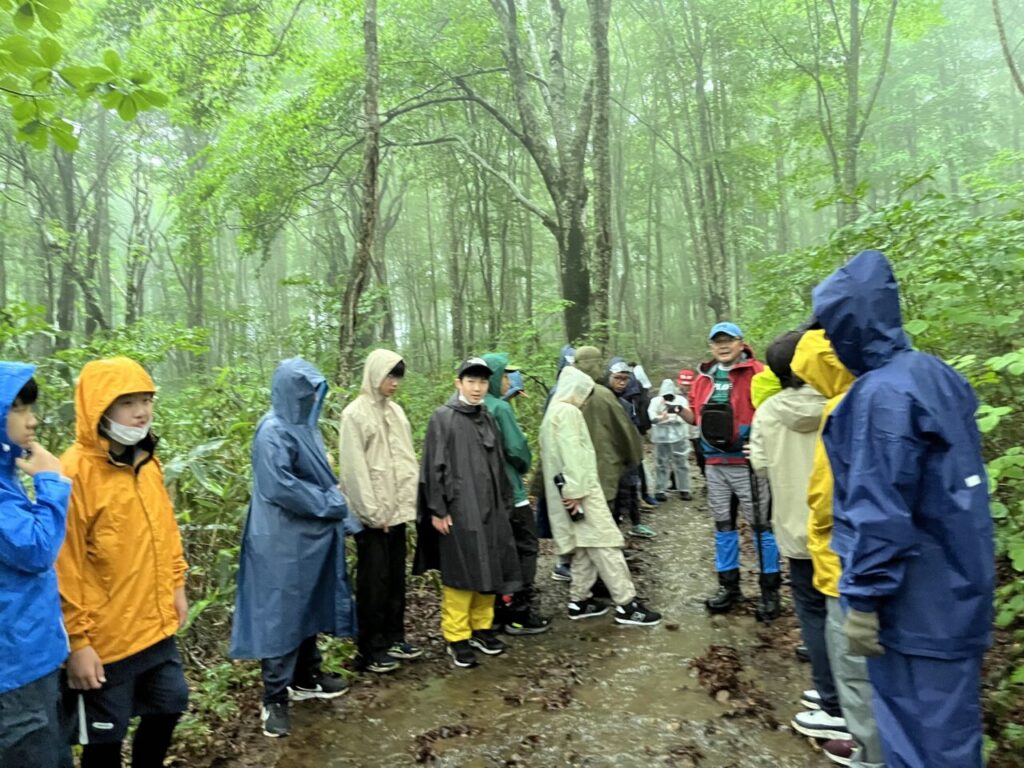 【中学】 1年生　自然教室　トレッキング