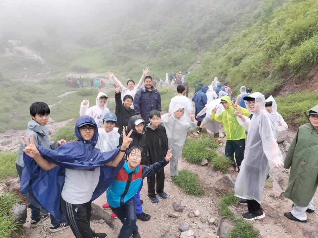 【中学】 1年生　自然教室　トレッキング