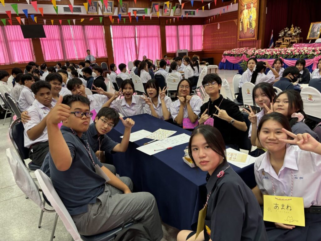 タイフィールド実践プログラム　現地の学生と