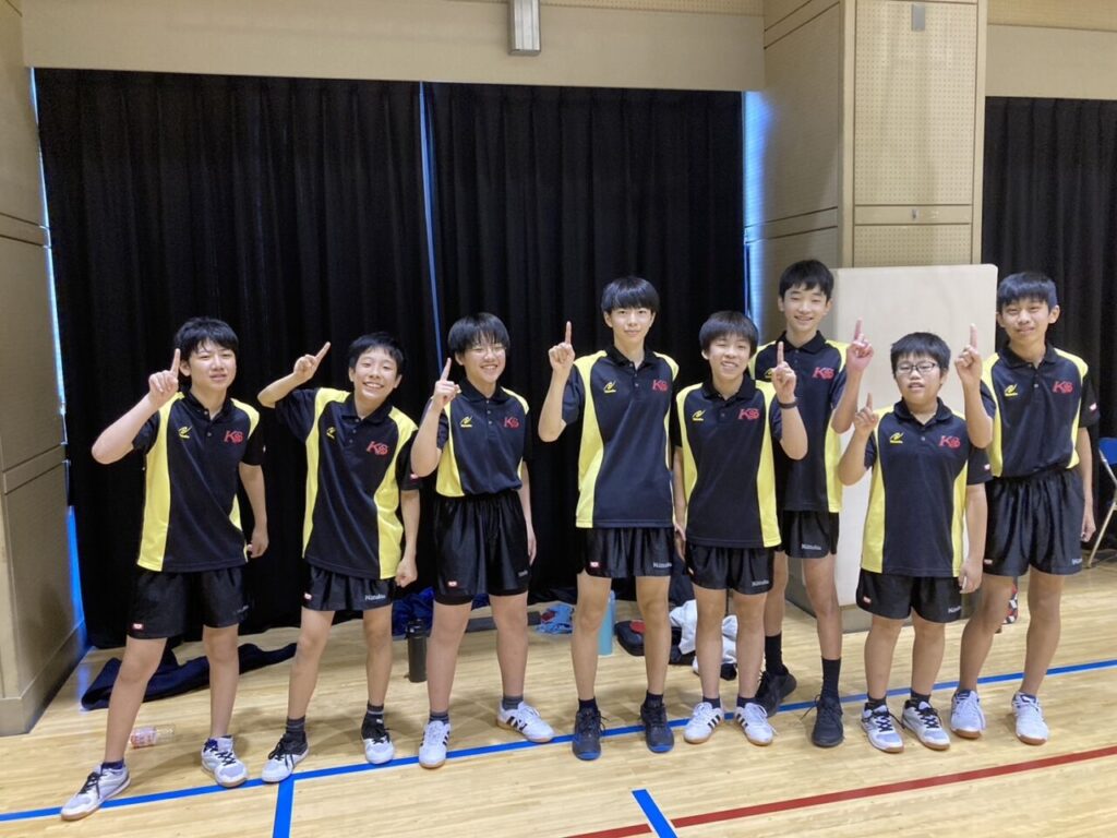 中学卓球部の集合写真